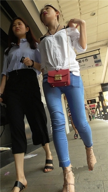 时尚靓丽紧牛 [MP4/1.3GB]