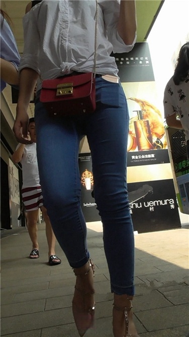 时尚靓丽紧牛 [MP4/1.3GB]