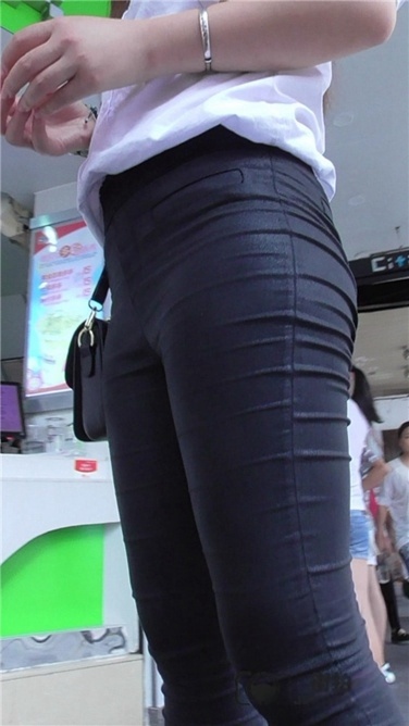 风韵MM紧身黑裤MP4/741MB]