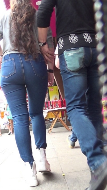 战年龄的极品大姐，屯腿震撼无死角[2.3GB]