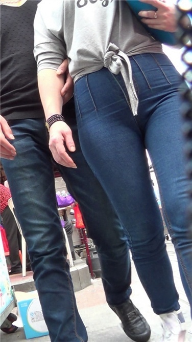 战年龄的极品大姐，屯腿震撼无死角[2.3GB]