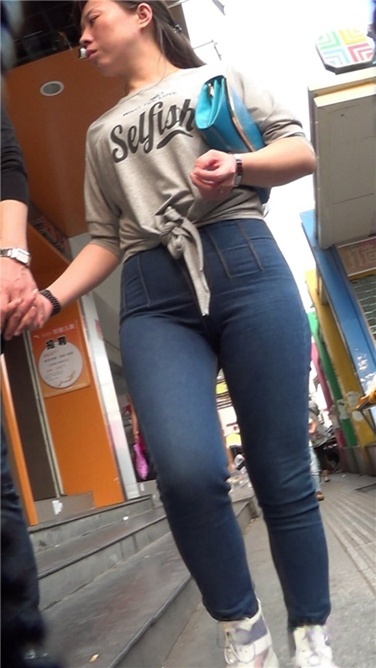 战年龄的极品大姐，屯腿震撼无死角[2.3GB]