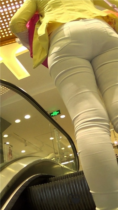 丰臀白裤有亮点 [MP4/800MB]