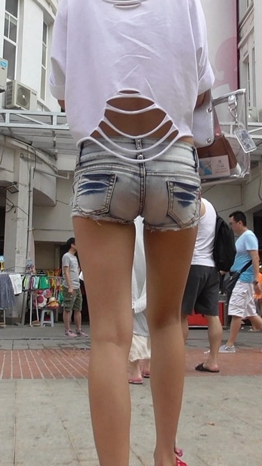 又紧又清凉 [MP4/307MB]