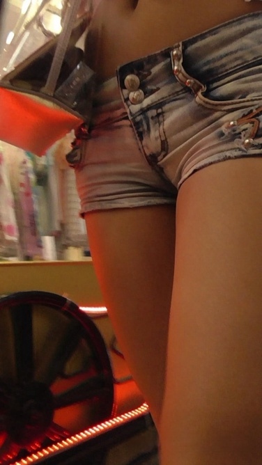 又紧又清凉 [MP4/307MB]