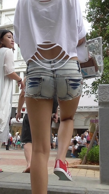 又紧又清凉 [MP4/307MB]