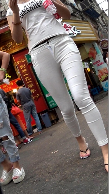 MM一身纯白超紧致！ [MP4/1G]