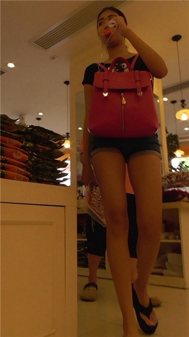 逆天长腿，娇嫩欲滴 [MP4/1.6GB]