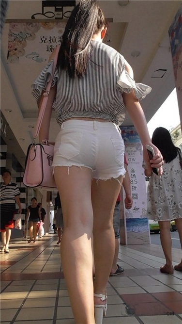 略精悍的白热裤MM [MP4/600MB]