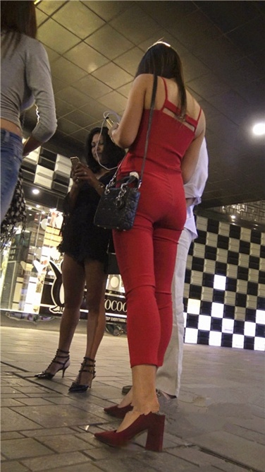 黑夜翘臀红玫瑰[MP4/1.8GB]