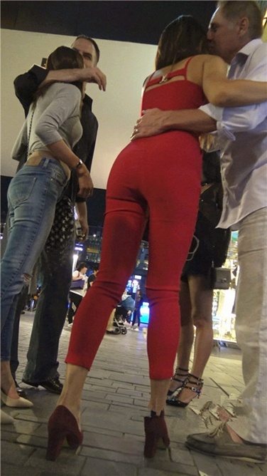 黑夜翘臀红玫瑰[MP4/1.8GB]