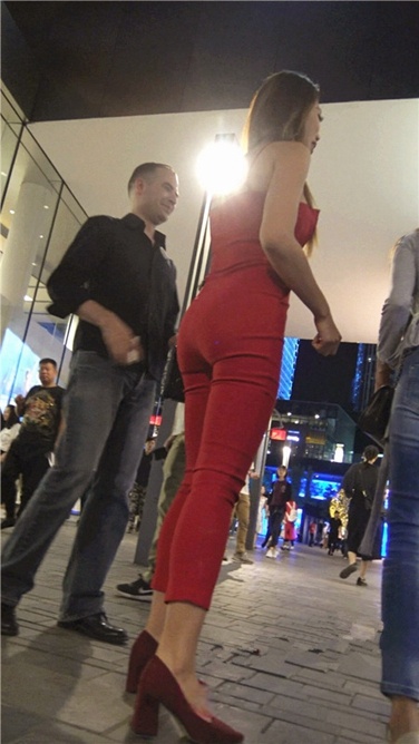 黑夜翘臀红玫瑰[MP4/1.8GB]