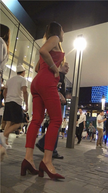 黑夜翘臀红玫瑰[MP4/1.8GB]