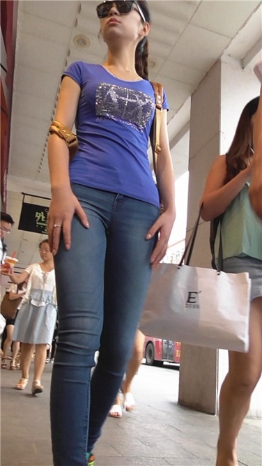 那女孩真帅[MP4/1.5GB]