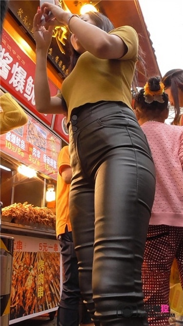 紧致皮裤近距写真 [MP4/13GB]