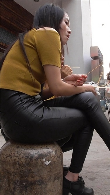 紧致皮裤近距写真 [MP4/13GB]