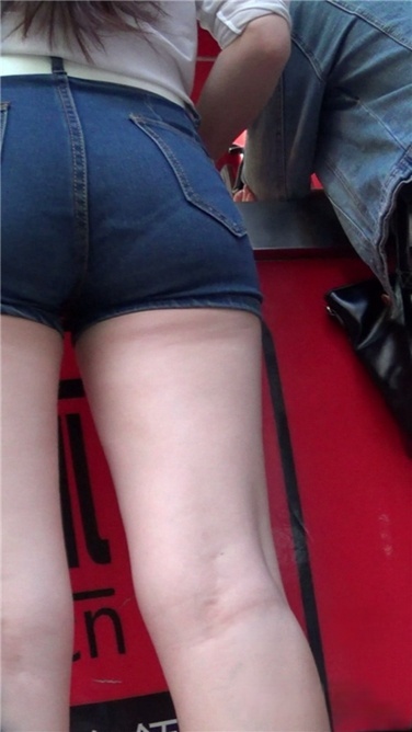 超紧牛仔热裤[MP4/593MB]