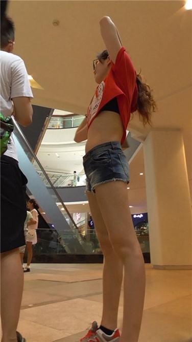 奔放到骨子里，月牙很诱人 [MP4/433MB]