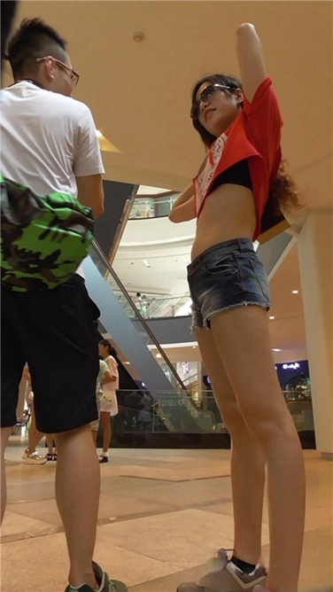 奔放到骨子里，月牙很诱人 [MP4/433MB]