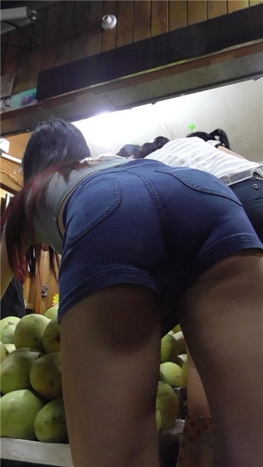 别的女孩要钱，这女孩要命呐 [MP4/2.6GB]