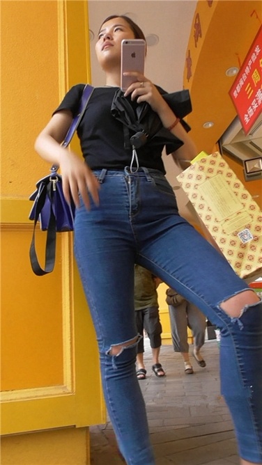 紧缚的丰满牛仔[MP4/568MB]