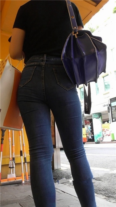 紧缚的丰满牛仔[MP4/568MB]