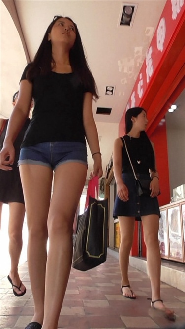 吸烟MM的极致MT [MP4/836MB]