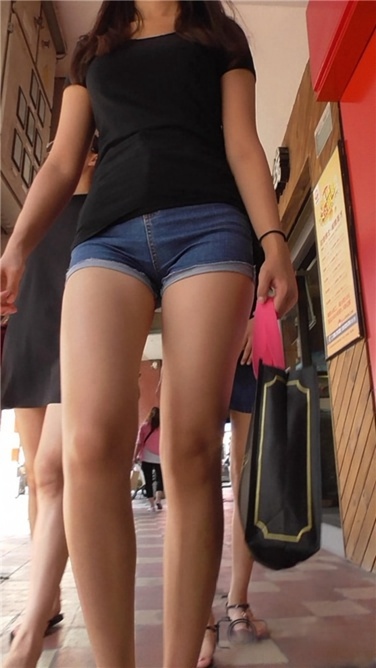 吸烟MM的极致MT [MP4/836MB]