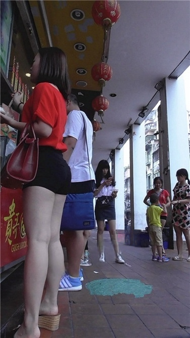 紧致丰臀诱惑 [MP4/464MB]