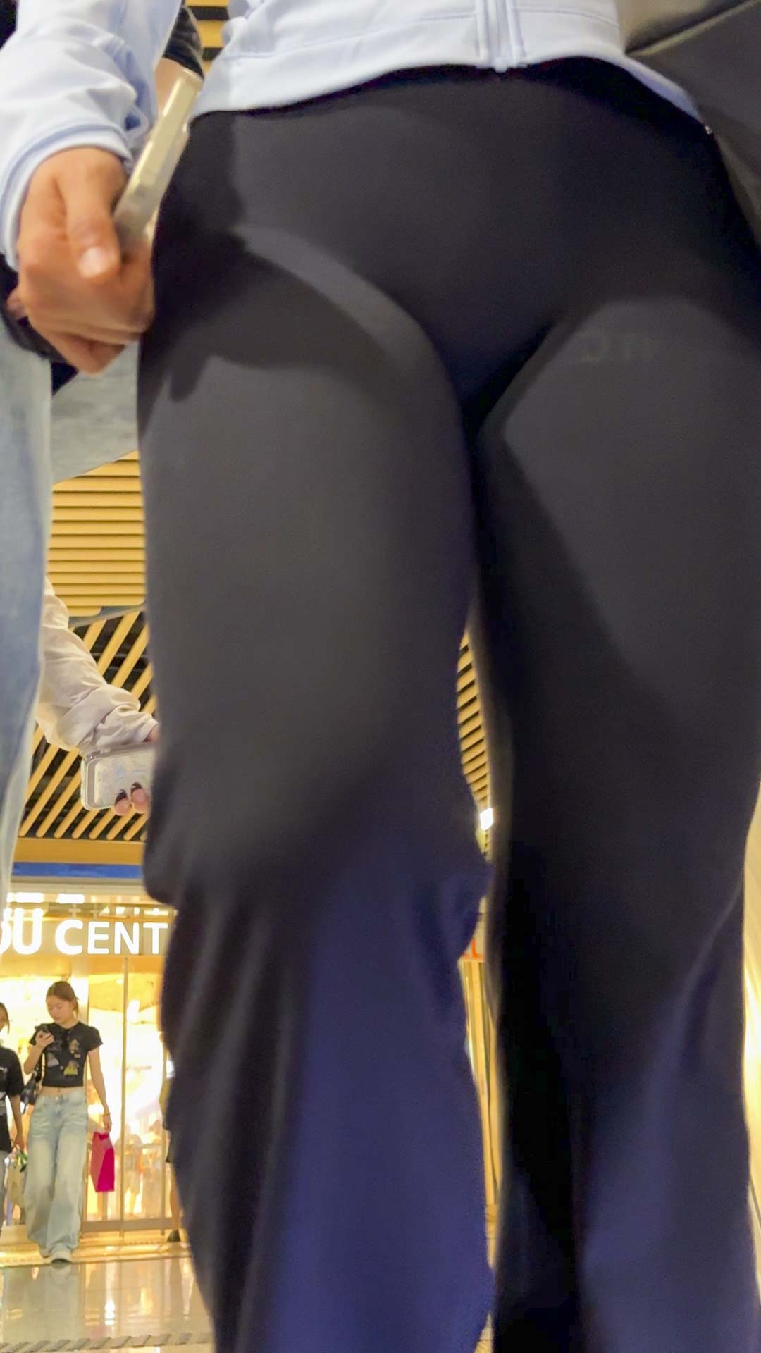 瑜伽裤紧勒两腿之间(积分135)