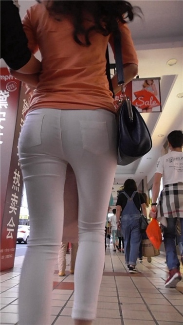 婀娜白裤 [MP4/834MB]