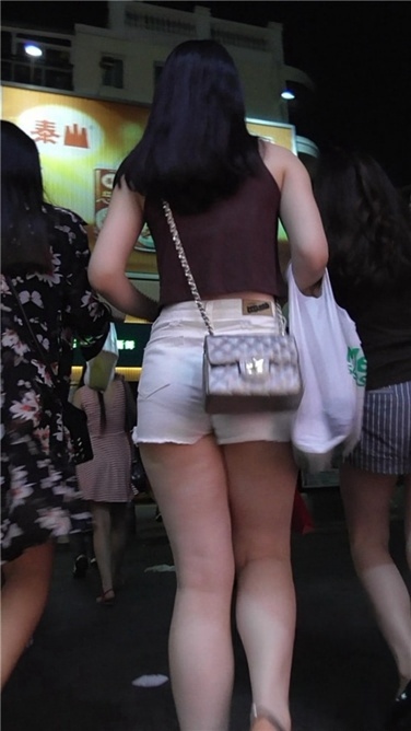 丰腴美妙白热姑娘 [MP4/576MB]