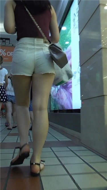 丰腴美妙白热姑娘 [MP4/576MB]