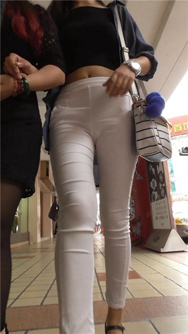 长腿白裤MM[MP4/305MB]