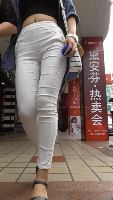 长腿白裤MM[MP4/305MB]