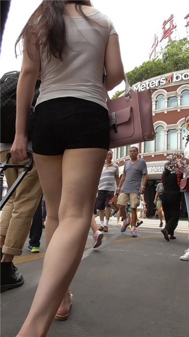 蕾丝热裤MM [MP4/529MB]