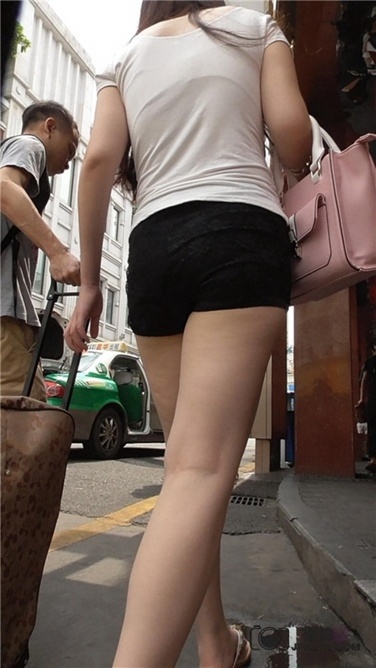 蕾丝热裤MM [MP4/529MB]