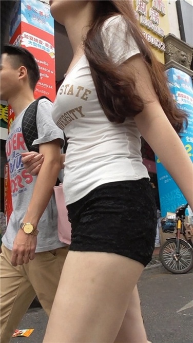 蕾丝热裤MM [MP4/529MB]