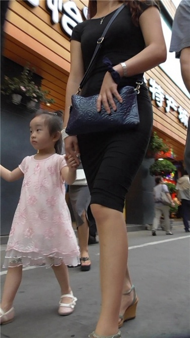 曲线浑圆熟妇[MP4/375MB]