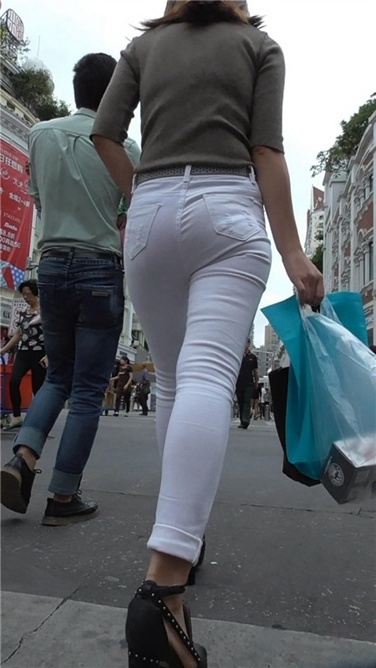 白裤MM [MP4/775MB]