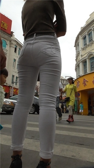 白裤MM [MP4/775MB]