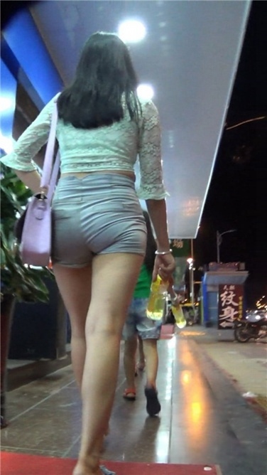 霓虹下的超紧身性感热裤[MP4/703MB]