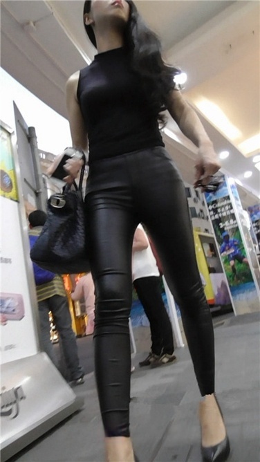 皮裤女神隔屏sao [MP4/2.6GB]