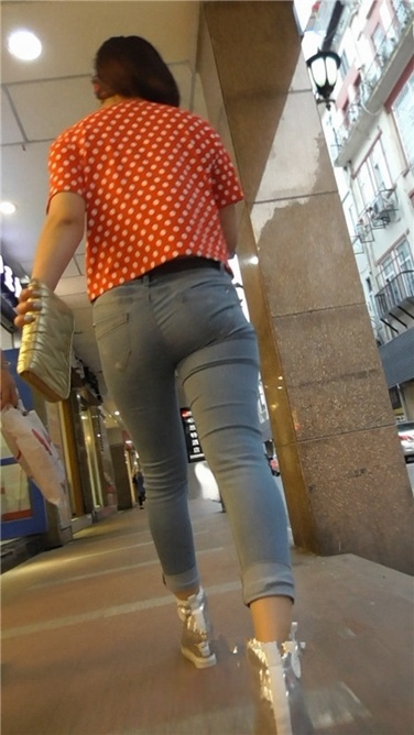 丰腴紧致大妞 [MP4/621MB]