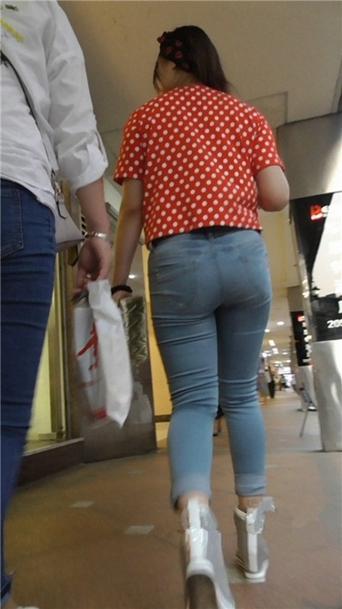 丰腴紧致大妞 [MP4/621MB]