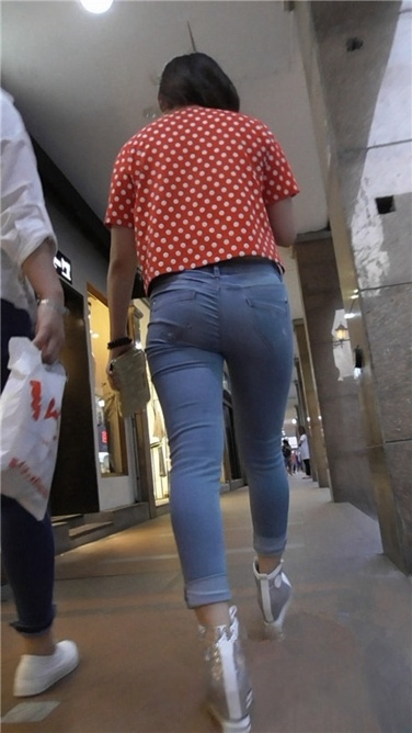 丰腴紧致大妞 [MP4/621MB]