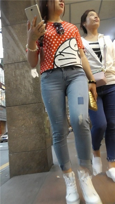 丰腴紧致大妞 [MP4/621MB]