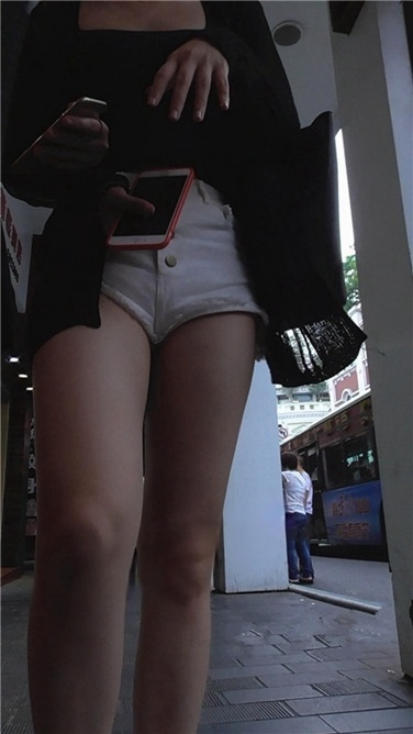 白热三角性感写真 [MP4/195MB]