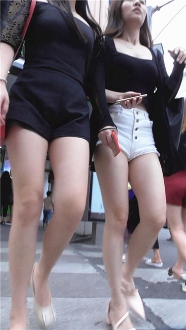 白热三角性感写真 [MP4/195MB]