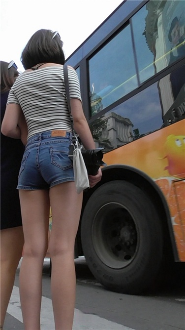 甜美极品热裤[MP4/547MB]